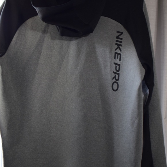 Nike Dri-fit performance hoodie - Picture 2 of 3